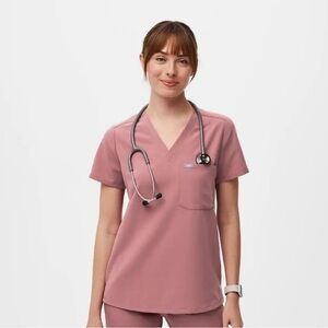 Figs women’s mauve scrub top